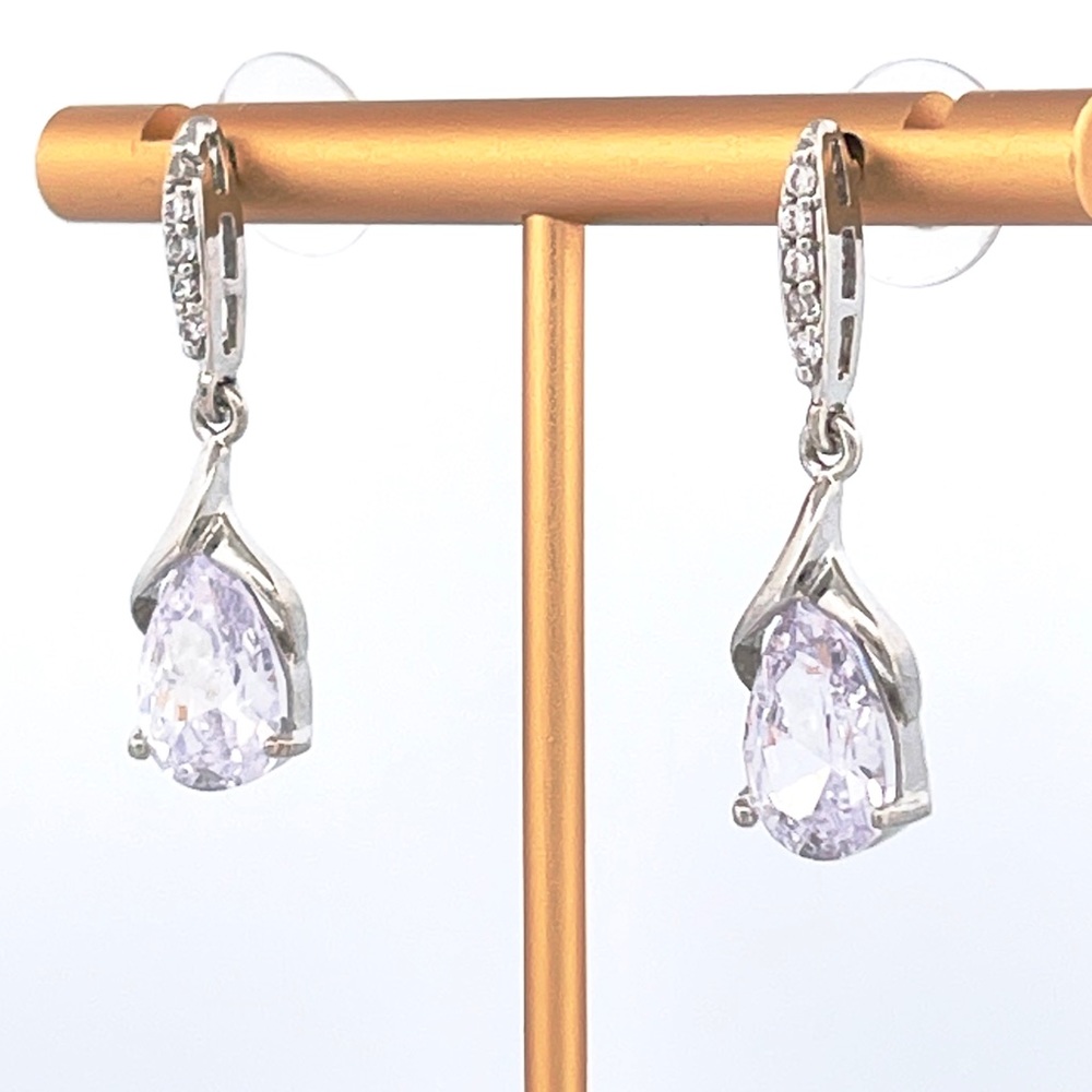 NWT - Vieste Crystal Drop Earrings Silver-Toned with Faceted Crystal Teardrops - Picture 5 of 5